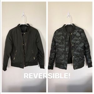Reversible bomber jacket green and camouflage